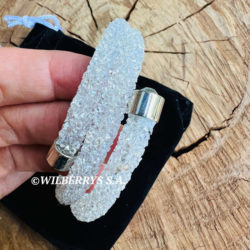 late entry! Retail: R1250.00 LONDON JEWELLERS Brilliance CRYSTALS FROM SWAROVSKI Sugar Snow bracelet