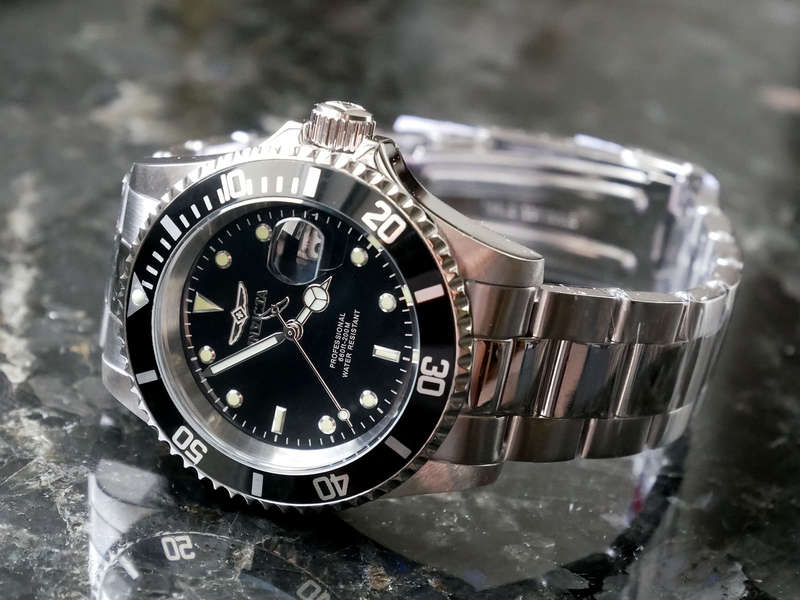 Invicta Men`s Sea Urchin Silver / Black 200m Dive 40mm Watch