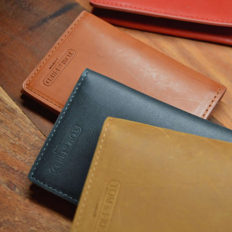 Retail: $129 / R2,199.00 TOM & FRED® Men's WORN VINTAGE OILED RED Manchester Vertical Bi-fold Wallet