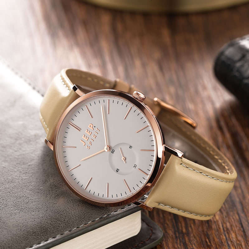 Retail: R3,999.00 JEEP Men's Vintage Beige 40mm Classic Watch NEW