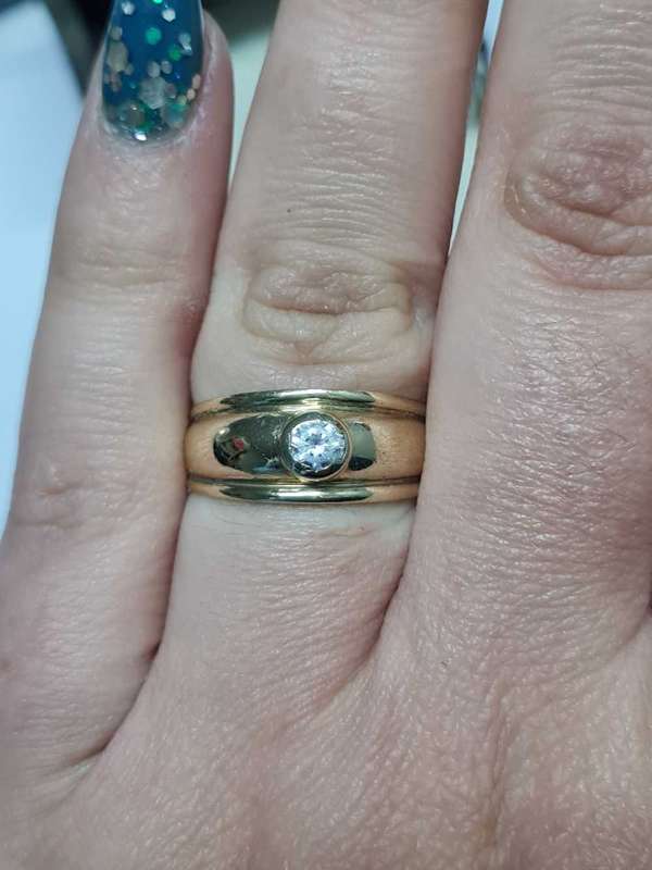 Yellow Gold 9ct Female Band Ring with CZ Stone