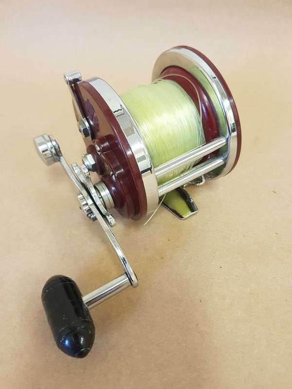 Penn 501 Jigmaster, Backelite spool