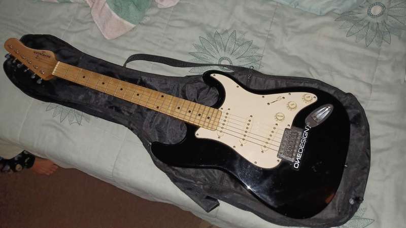 Behringer Stratocaster