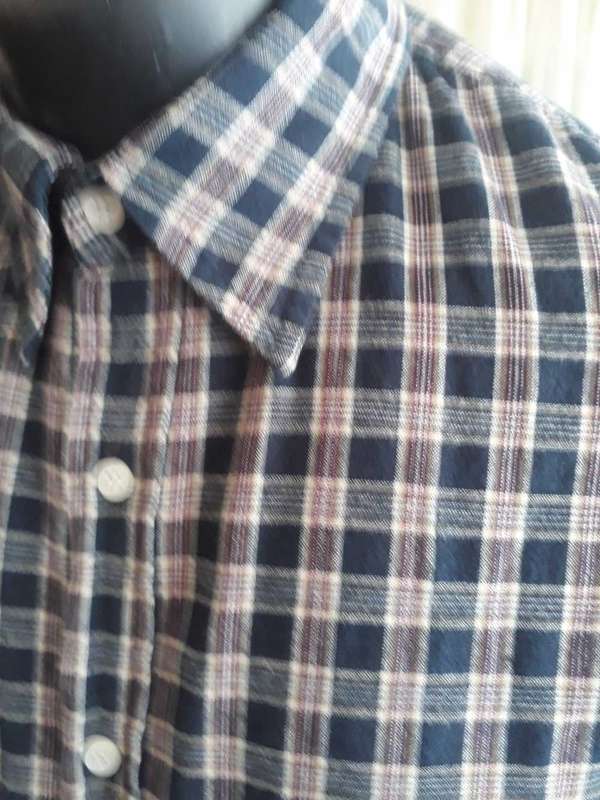 HEMISPHERE MEN`S JEAN WEAR SHIRT BY TRUWORTS - LIKE NEW