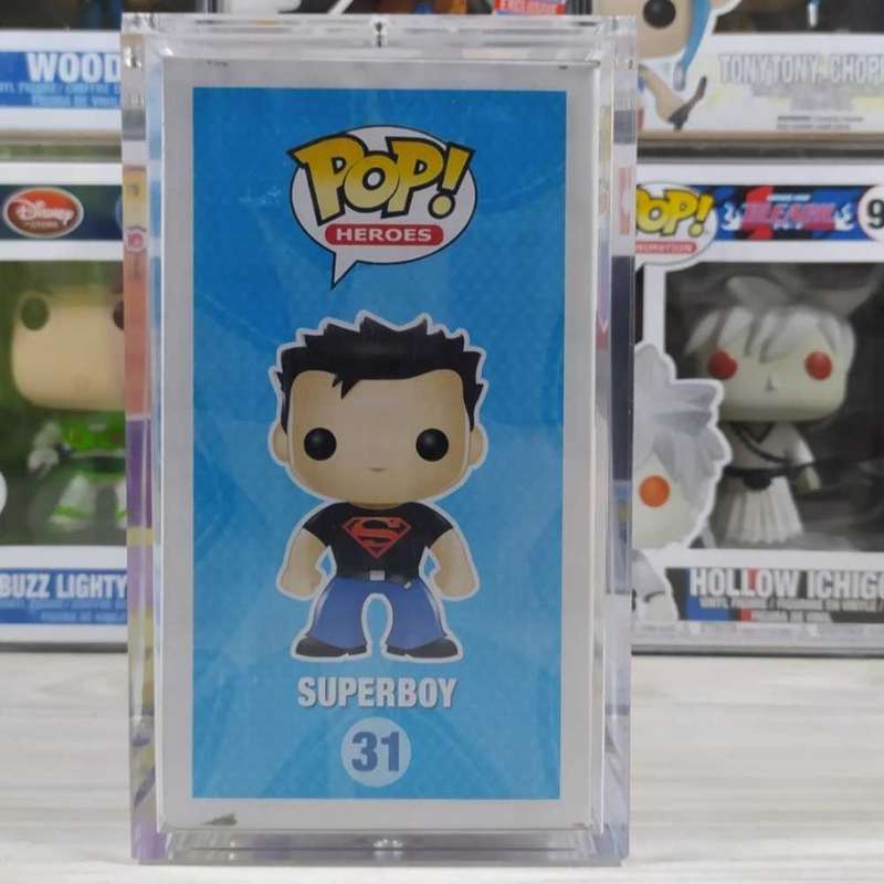 DC UNIVERSE Superboy #31 Funko Pop