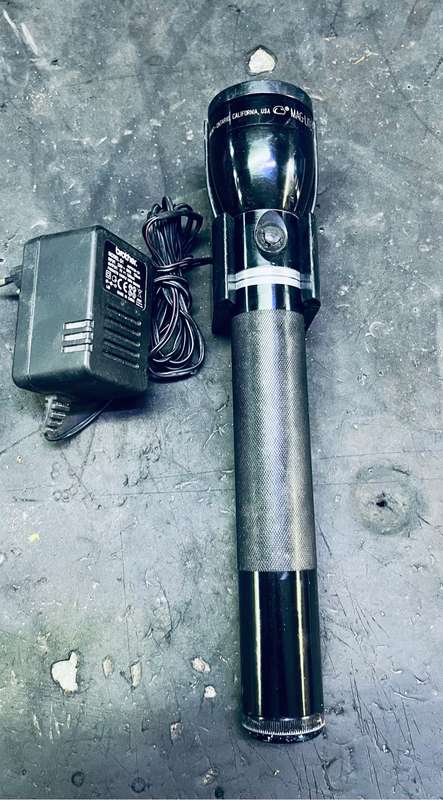 Maglite torch rechargeable with charger