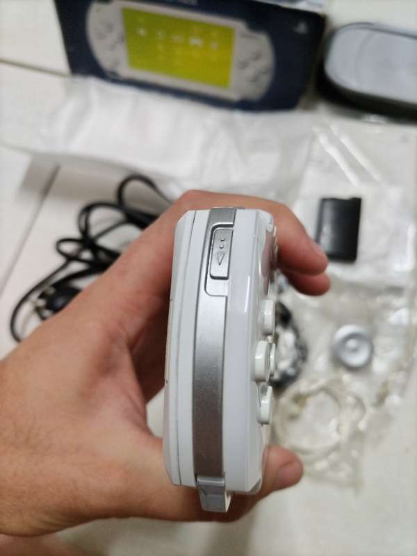 Sony Psp 1000 GIGA PACK Ceramic white Rare