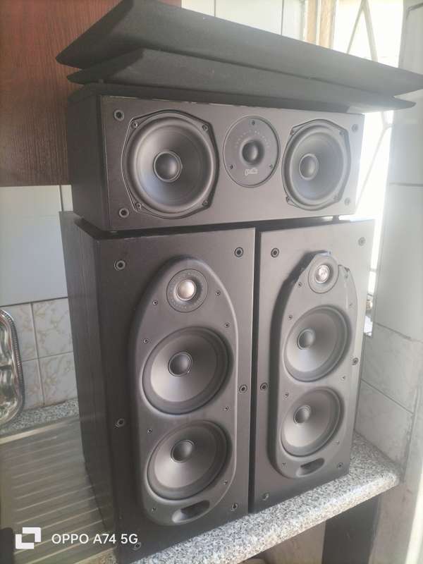High End Polk Audio RT55 BOOK SHELVES with Polk Audio T30 center speaker
