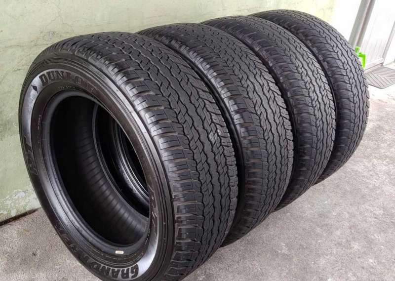265/60/18 Dunlop Grandtrek All Terrain tyres. 80% life