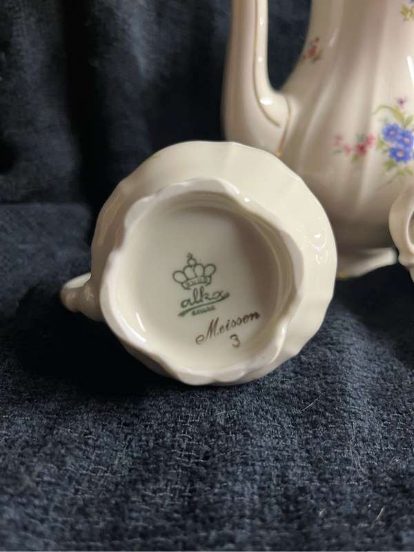 MEISSEN ALKA BAVARIAN TEA SET, CHILD'S MINIATURE SET