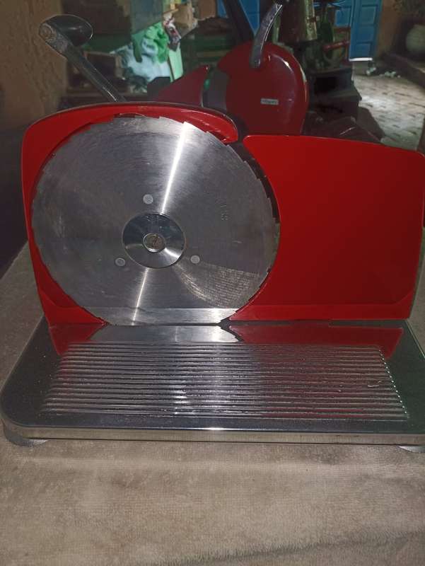 Pineware renovated vintage bread slicer