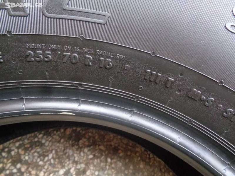255/70/16 Continental CrossContact Lx. 99% life