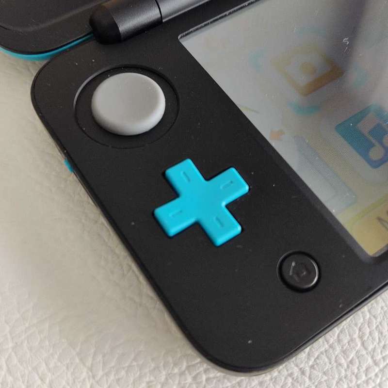 "New" Nintendo 2ds Xl Console with Original Packaging