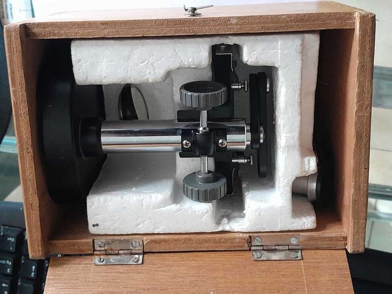 Union Japan Dissecting microscope.