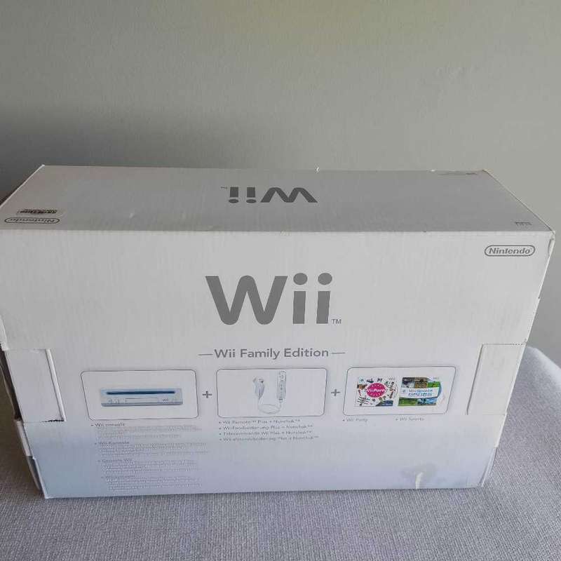 Nintendo Wii Family Edition Wii with Wii party+wii Sports