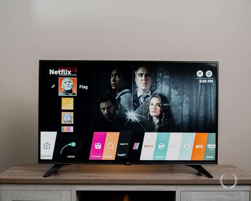 LG 49 Smart TV