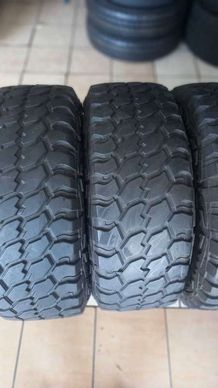 285/70/17(4) Desert Hawk tyres. 70% life