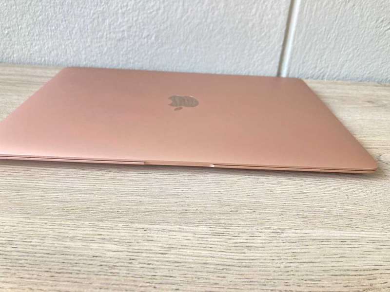 2020 Apple macbook Air 13-inch Retina Display Rose Gold i3 8GB RAM 256GB SSD Storage