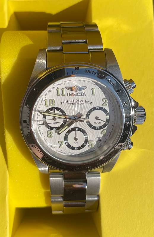 Invicta Men's Professional Daytona Speedway Silver / White Oyster Limited Edition Chronograph Watch