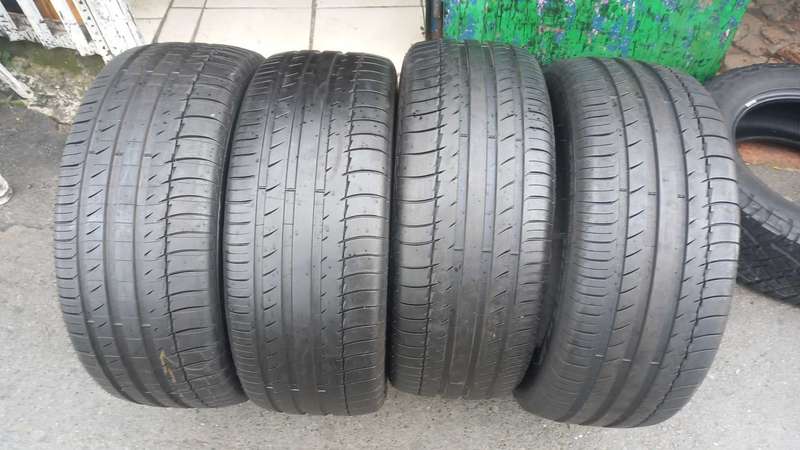 255/55/18 Michelin Tyres. Like 90% life