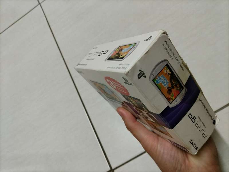 Sony Pspgo N1001 PW pearl white boxed in mint condition