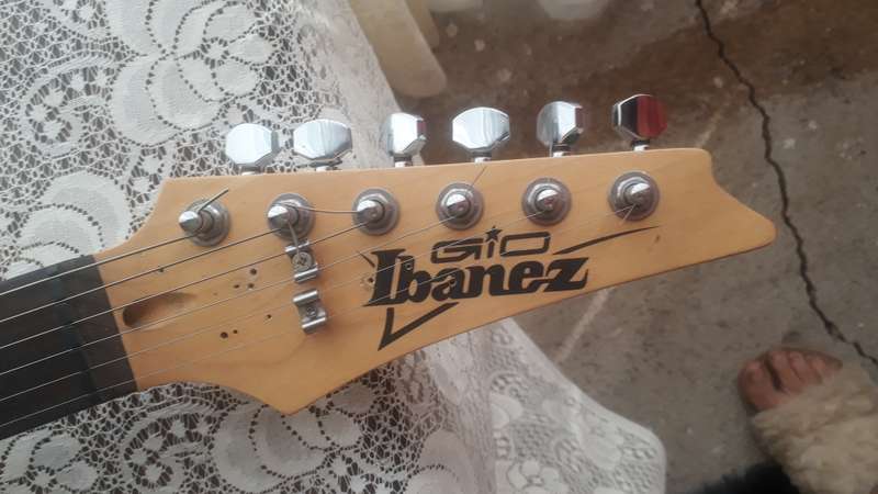 IBANEZ - GS151103240 - GIO SERIES 6 STRING ELECTRIC GUITAR