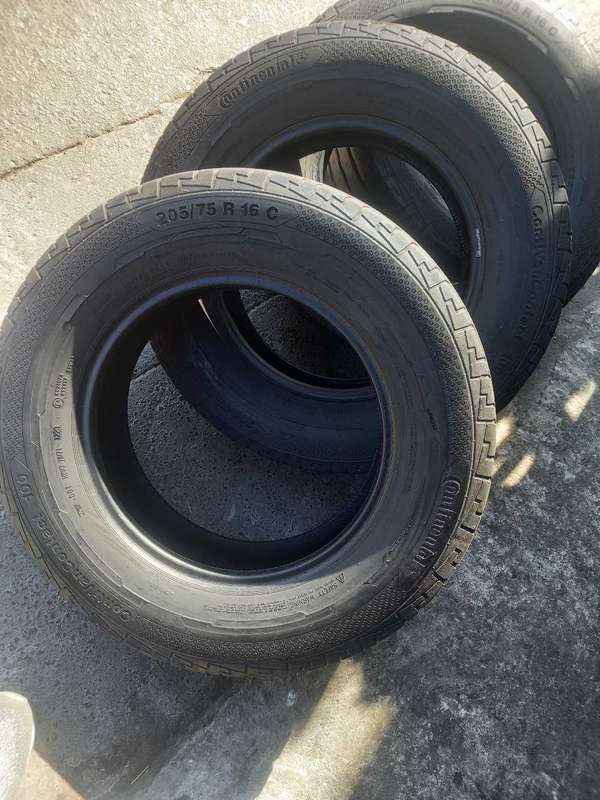 205/75/16C Continental tyres. 75% life