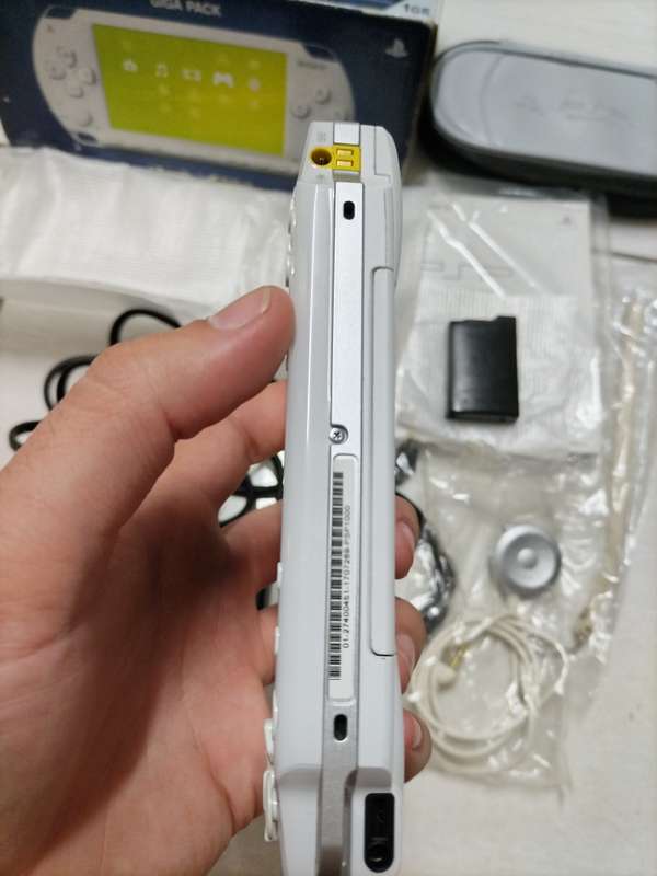 Sony Psp 1000 GIGA PACK Ceramic white Rare