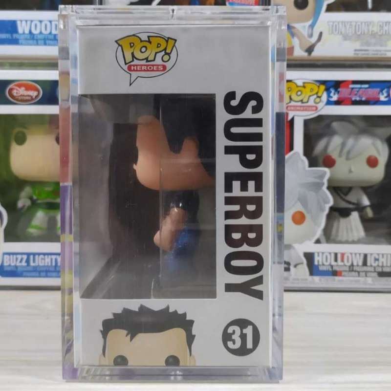 DC UNIVERSE Superboy #31 Funko Pop
