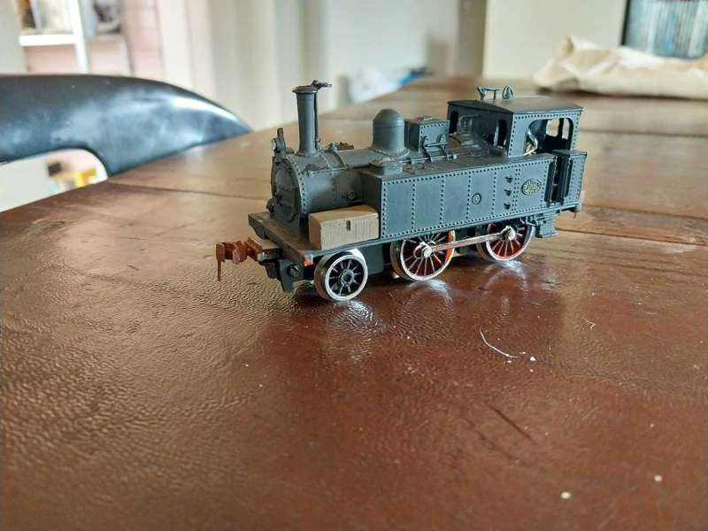 Elecrotrein 2-4-0 steam loco