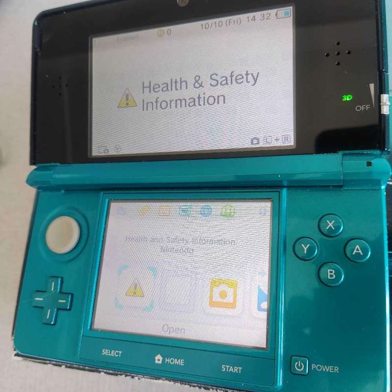 Nintendo 3DS Console with original charger