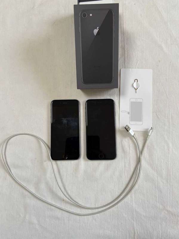 2 Apple iphones for sale: 1 × iphone 6 and 1 × iphone 8.