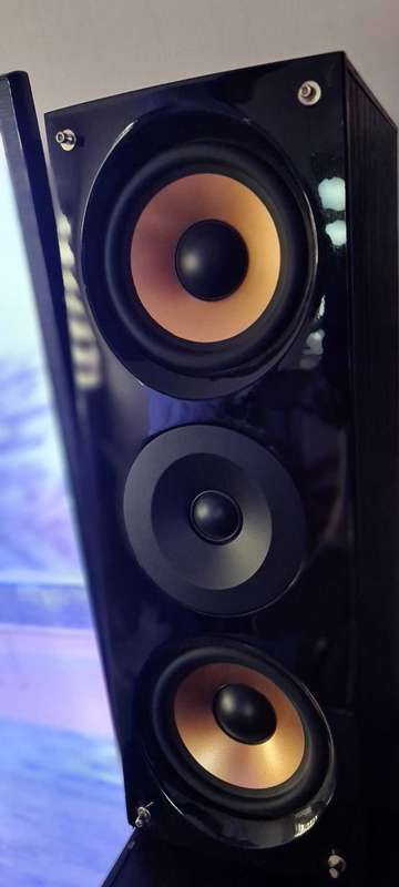 Yamaha Rx-a810 Receiver & Pure acoustics Supernova 5F speaker set.
