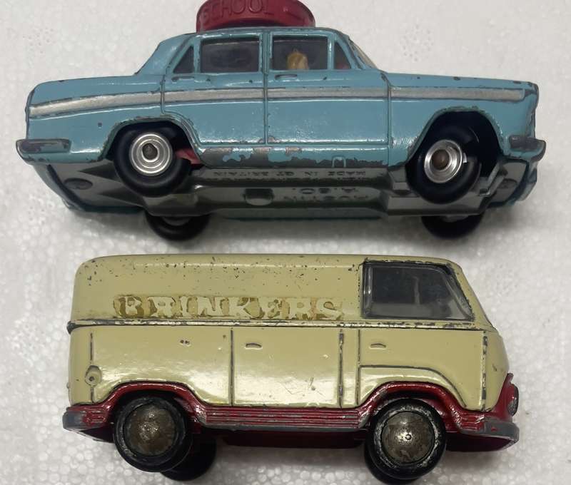 Ford Tekno + Corgi