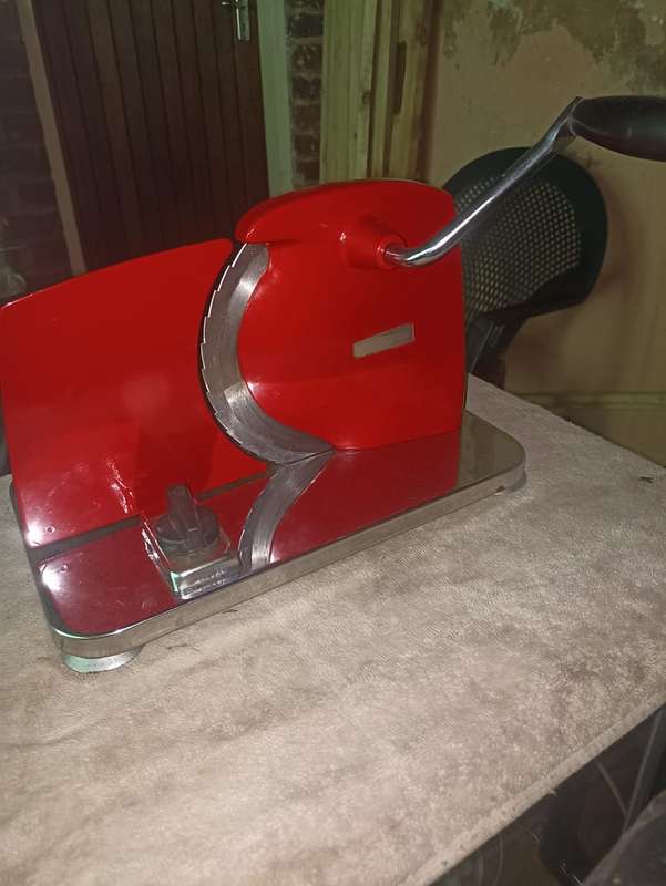 Pineware renovated vintage bread slicer