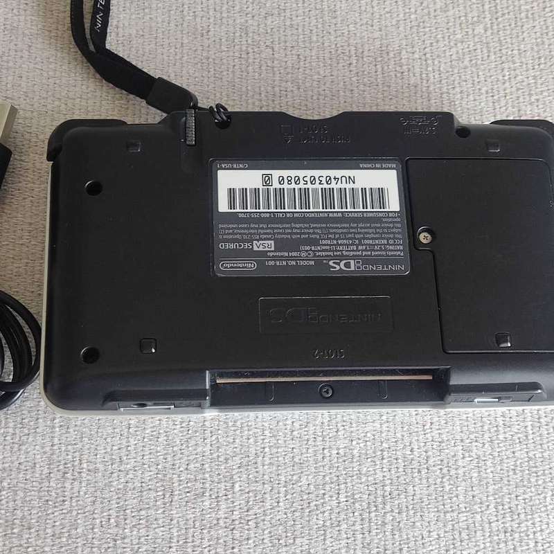 Nintendo ds console +USB charger