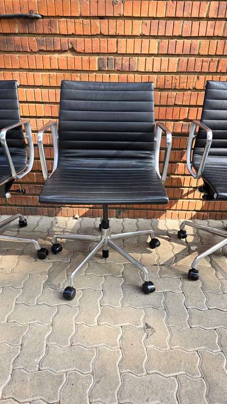 Herman miller ORIGINAL EAMES EA33 OFFICE CHAIR