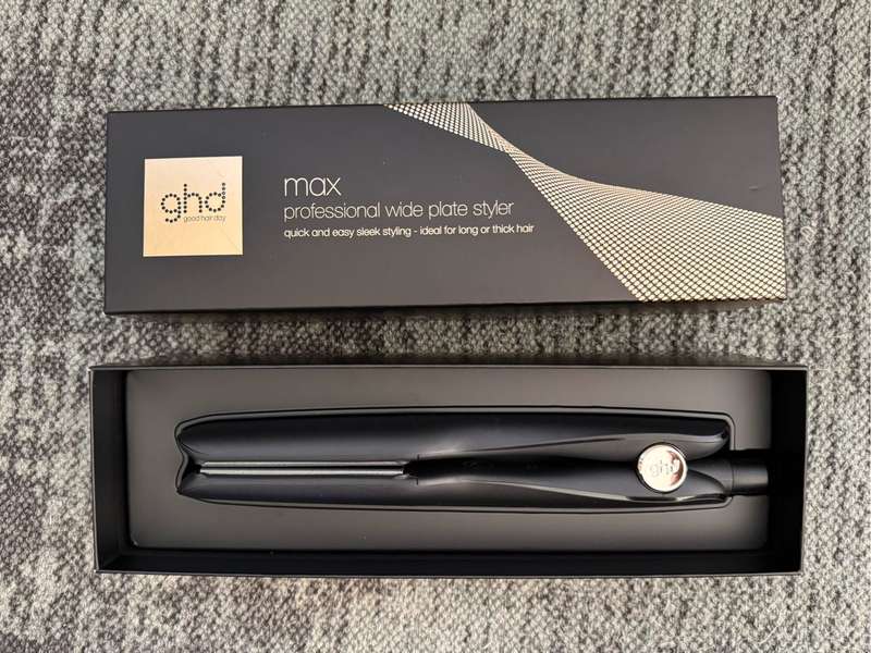 GHD Max - Professional Wide Plate Hair Straightener (Black)