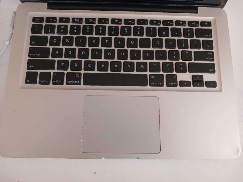 Late 2008 Apple Macbook 13.3