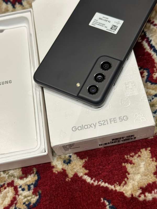 Samsung Galaxy S21FE new Dual Sim (open box )