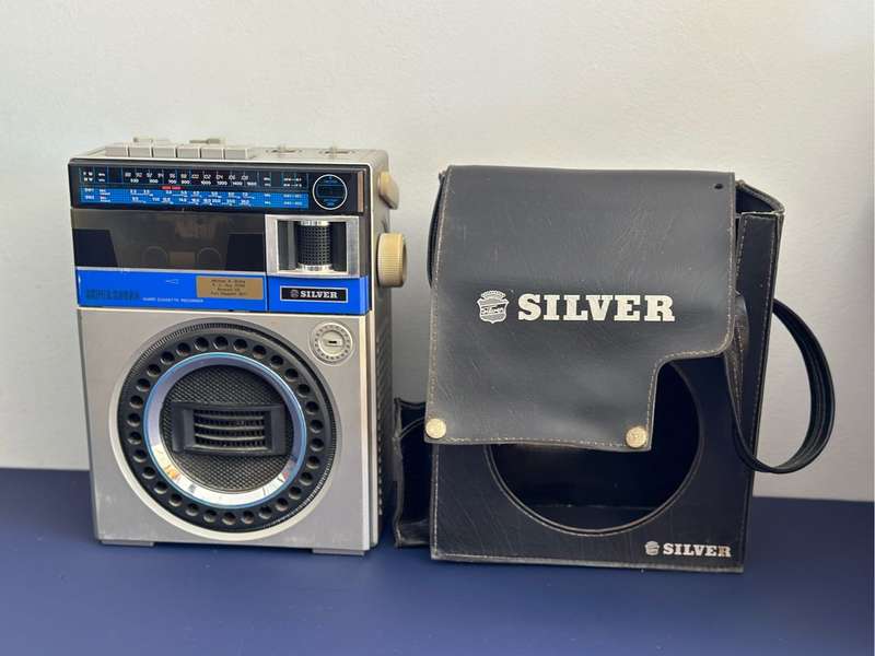 Vintage Boombox SILVER Model No. RT425
