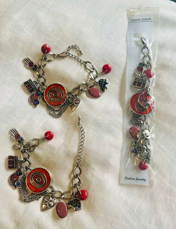 Charm bracelet , Red charms / diamante details and car