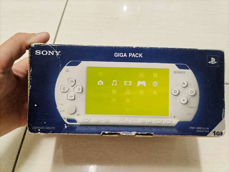Sony Psp 1000 GIGA PACK Ceramic white Rare