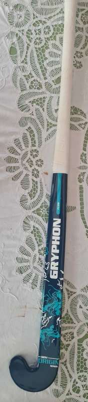 Gryphon Flow Black hockey stick