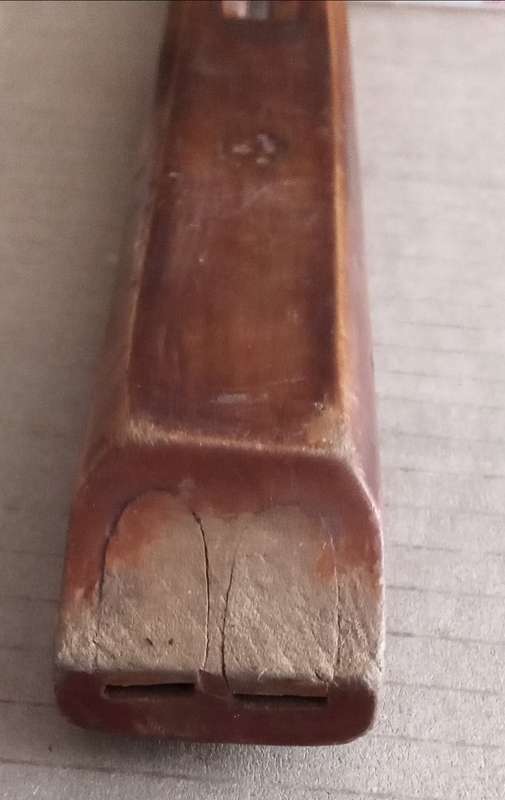 Drone flute made in Yugoslavia. Length 32.3cm. Width 4.2cm. Height 2cm.