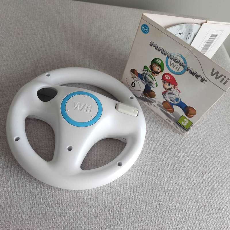 Mario Kart Wii +steering wheel