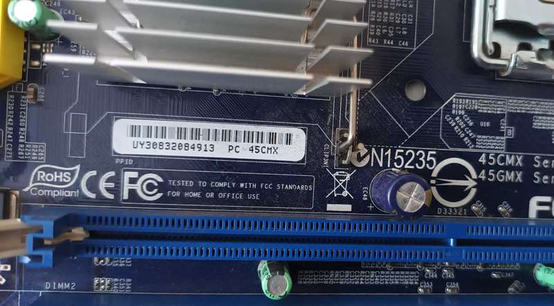 Foxconn N15235 45CMX Motherboard Socket LGA115XDBP 3520 with 2x 1GB DDR2 Ram