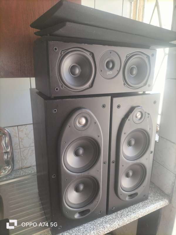 High End Polk Audio RT55 BOOK SHELVES with Polk Audio T30 center speaker