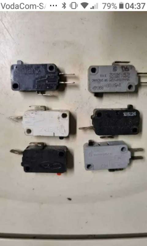 Microswitches. Large Quantity  NO / NC