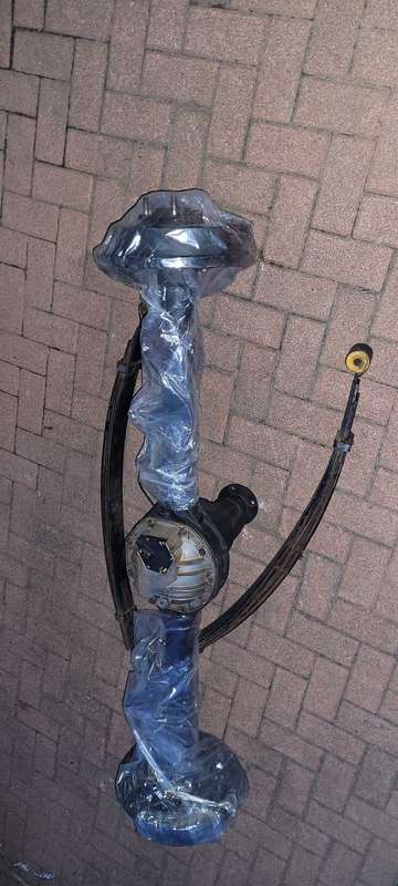 Nissan NP300 Diff & A Set Of Leaf Springs (4300-QKHD8G).  DIFF RATIO:  4.875